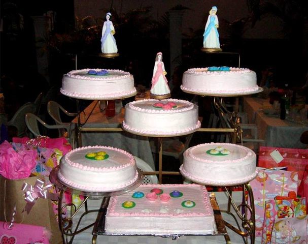 10-PASTELES, XV AÑOS,175 PERSONAS